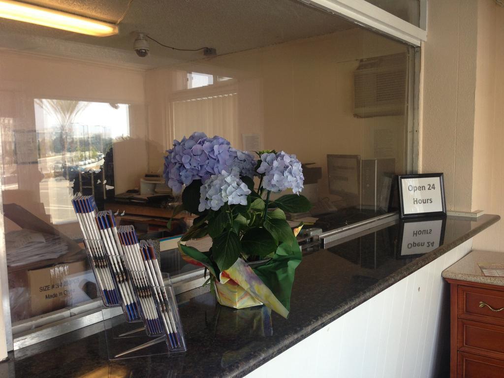 Americas Best Value Inn - Downtown Oakland/Lake Merritt Exteriör bild